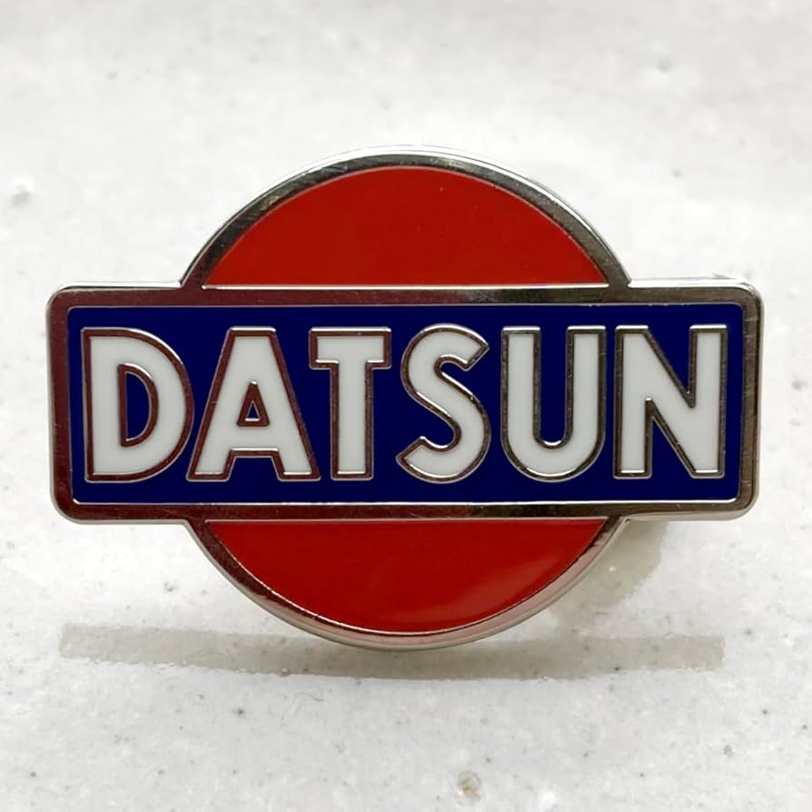 Amazon日産 ＤＡＴＳＵＮ ダットサンエンブレムＺエンブレム車＆バイク