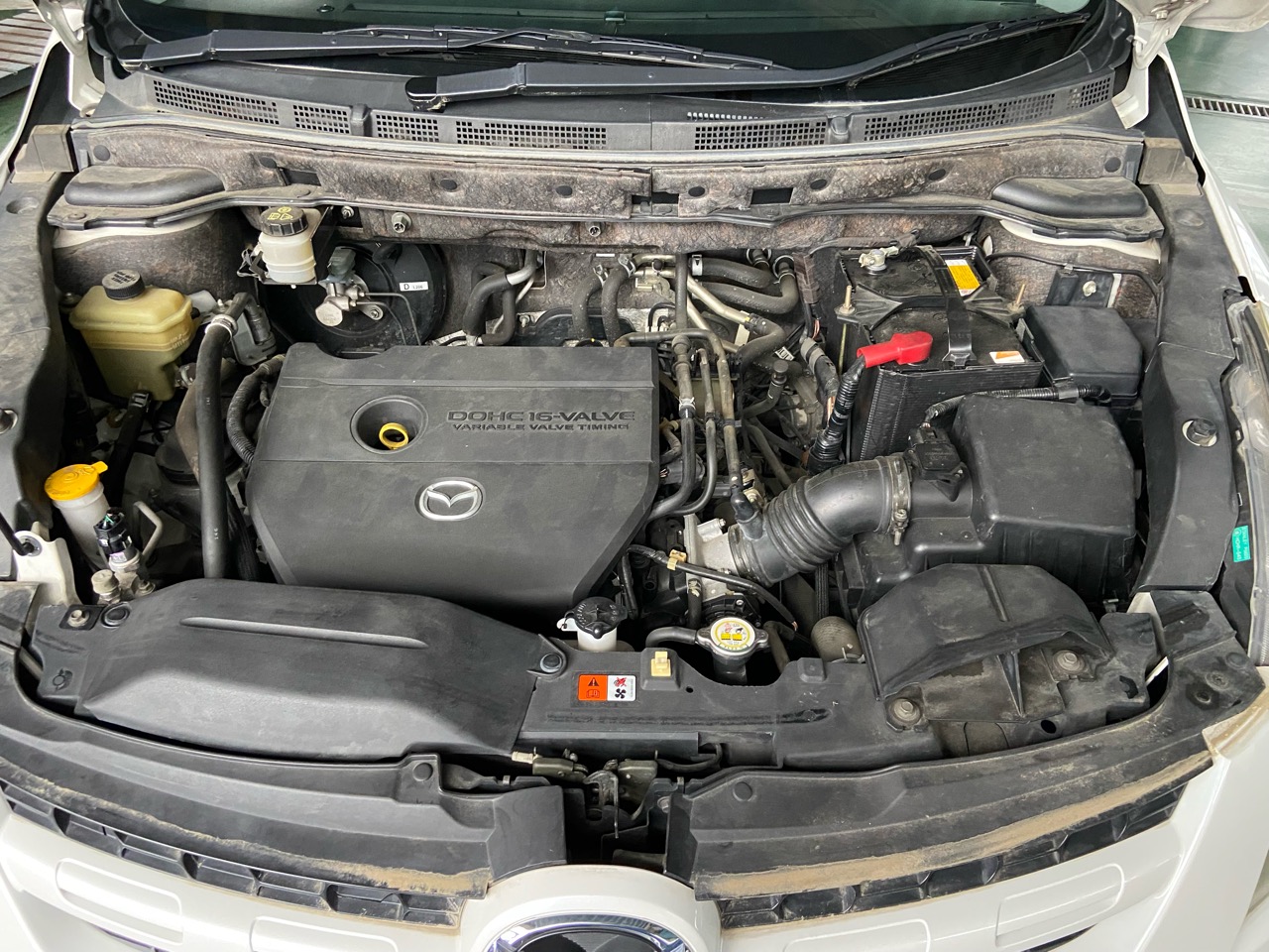 走り出さないクルマに「催促クラクション」は間違った使い方!? 「プップッ！」乱用が違反にも？ クラクションの「正解」とはくるまのニュース