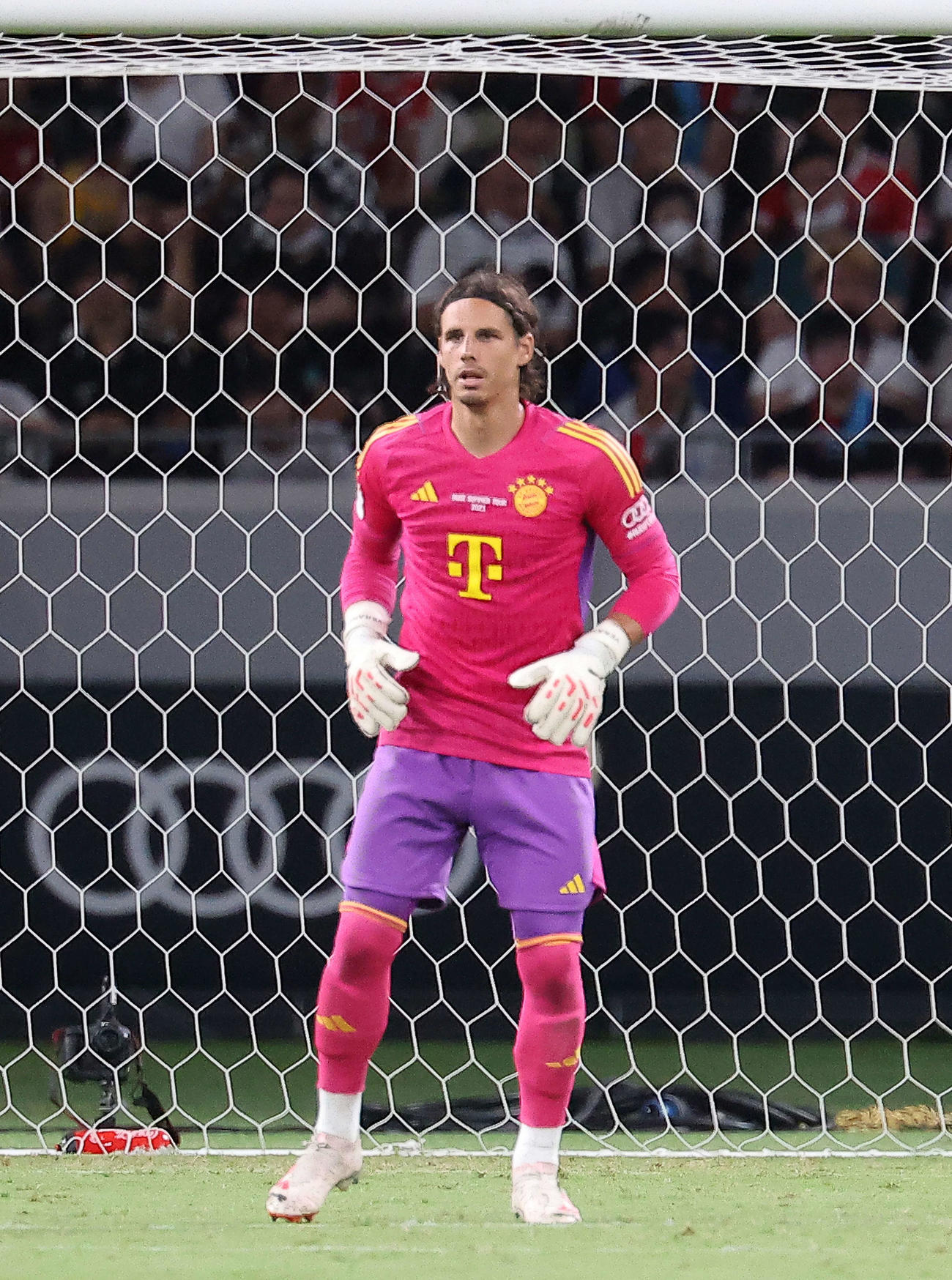 オーセンティック インテル24-25 ユニフォーム ヤン・ゾマー オーセンティック インテル24-25 ユニフォーム ヤン・ゾマ