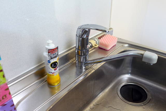 キッチンの水漏れが発生したら？考えるべき対応とは - 水道救急センタ