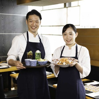 551蓬莱 京橋京阪店 豚まん店のホールスタッフの募集詳細