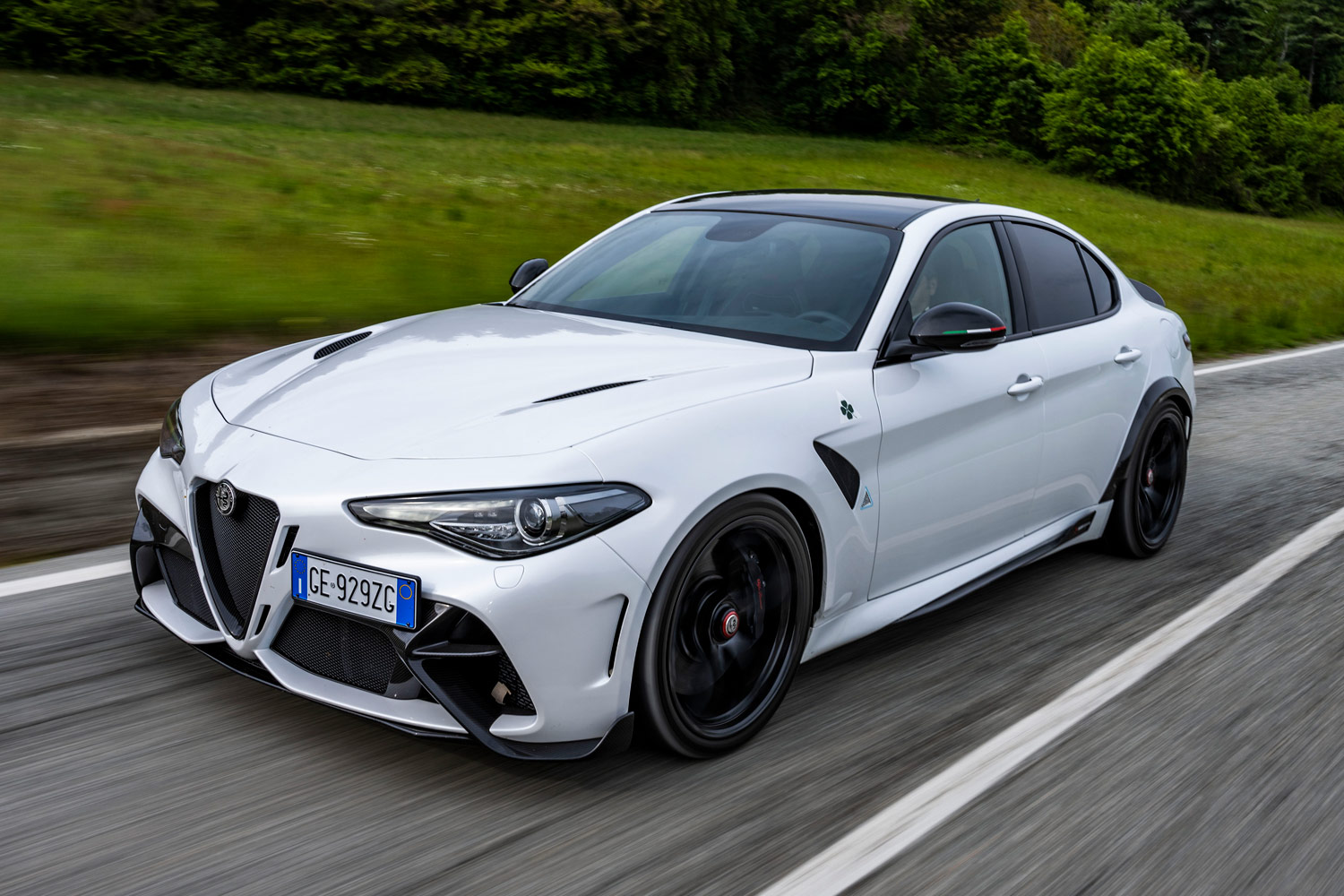 イタ車エンブレム特集 その魅力と特徴、そしてその由来をひも解く - AUTO BILD JAPAN Web アウトビルトジャパンウェブ世界最大級のクルマ情報サイト