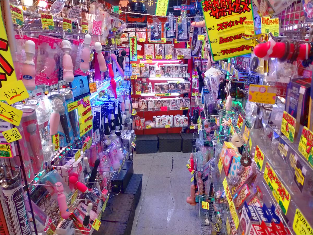 日本橋店の５階はアダルトグッズだけじゃありません (*^_^*) | 信長書店情報サイト