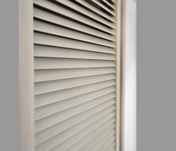 開けても閉じてもカッコイイ “鎧戸”— 輸入住宅のグリーンアンドハウス埼玉・群馬・東京の注文住宅