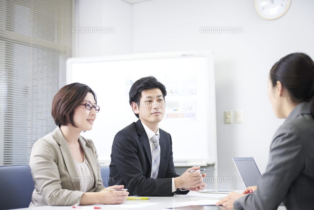 スーツコーデ13選30代40代レディースファッションDomani