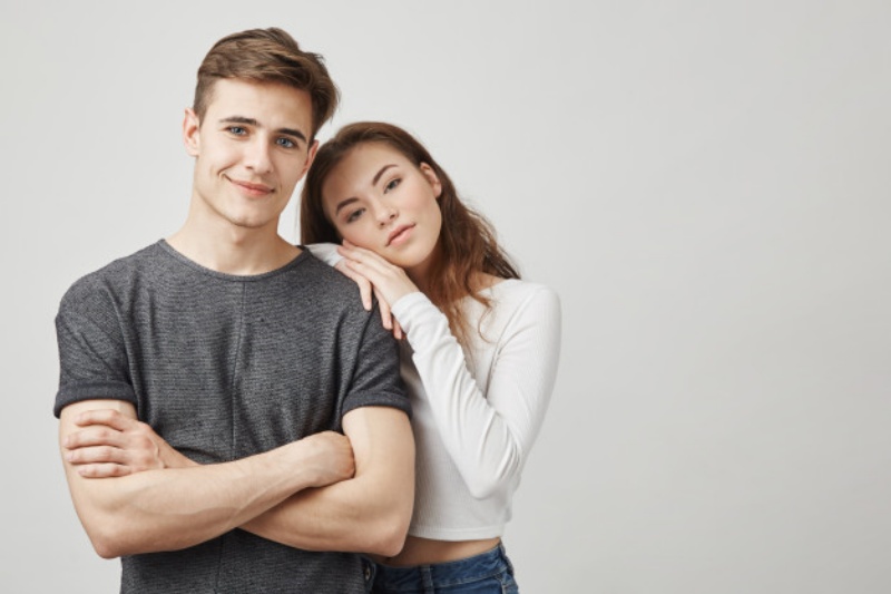 ガールズバーにアフターや同伴はある？内容やメリット・断り方も解説Emille エミル