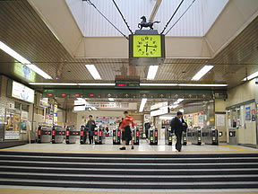 高田馬場駅周辺コインロッカー全9か所の設置場所を紹介。サイズ、料金、支払い方法も掲載！JREメディア