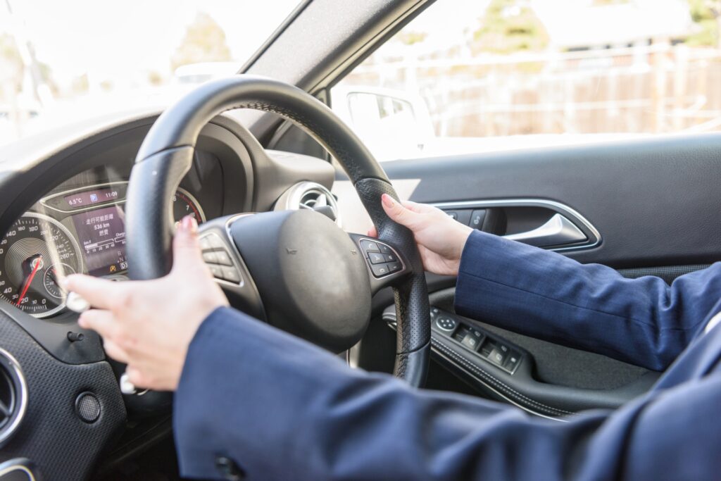 車の部位名称と役割ガラス・内部構造・下回り・外装パーツを解説 - カーメンテナンス 車の修理 情報ならダックスglassStyle グラススタイル公式サイト