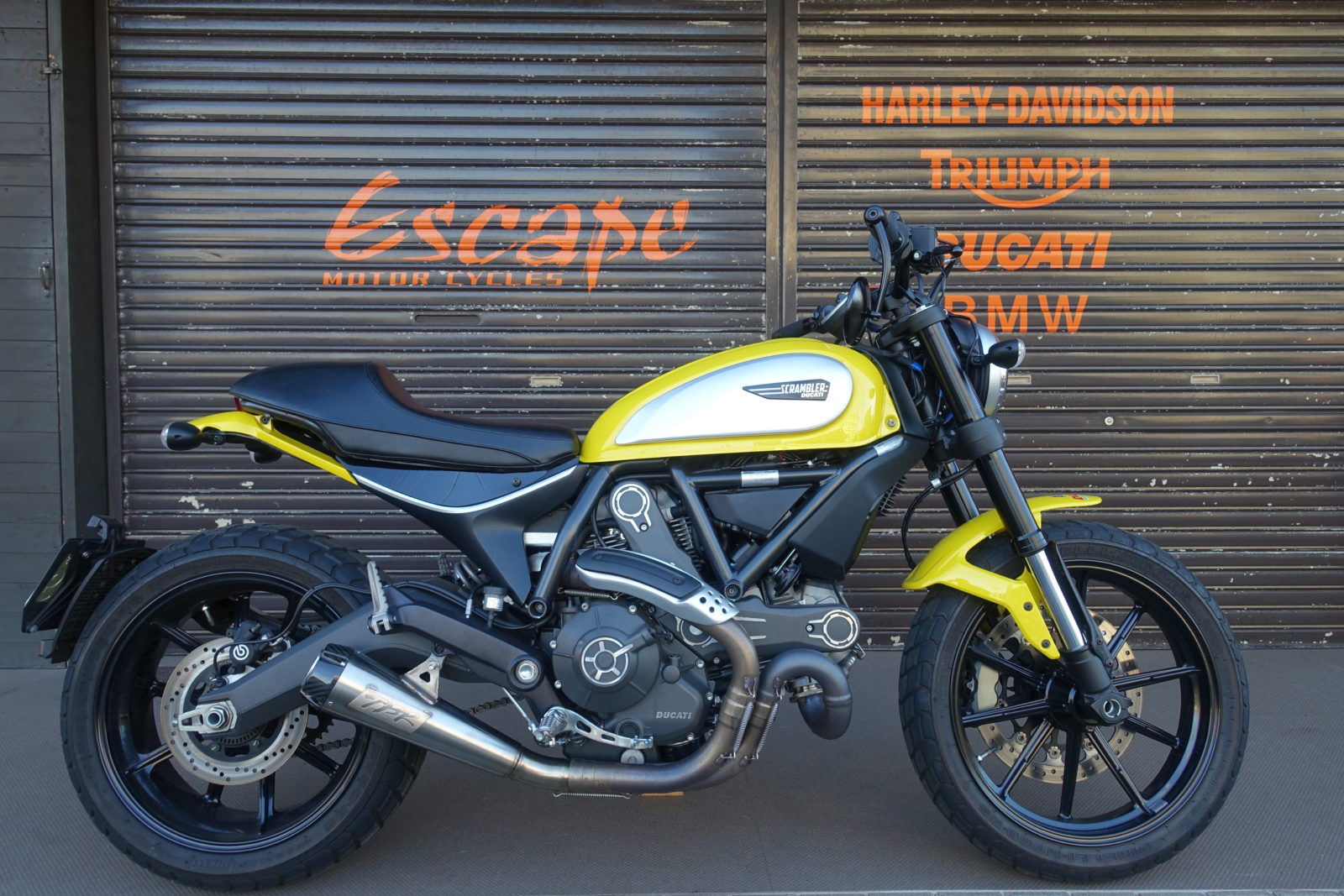 Motone スクランブラーカスタムに欠かせないハイマウントフェンダーステーが発売中！株式会社プロト PLOT