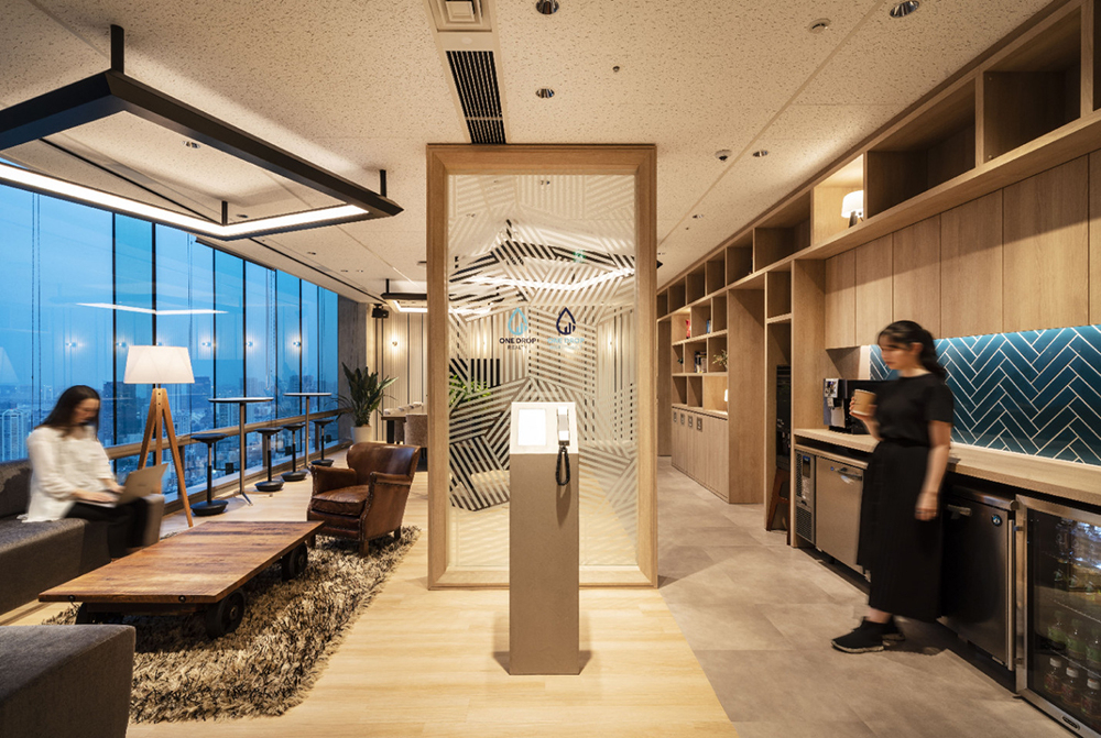 ABWの空間を見せるライブオフィスにリニューアル大阪オフィス内装工事.com