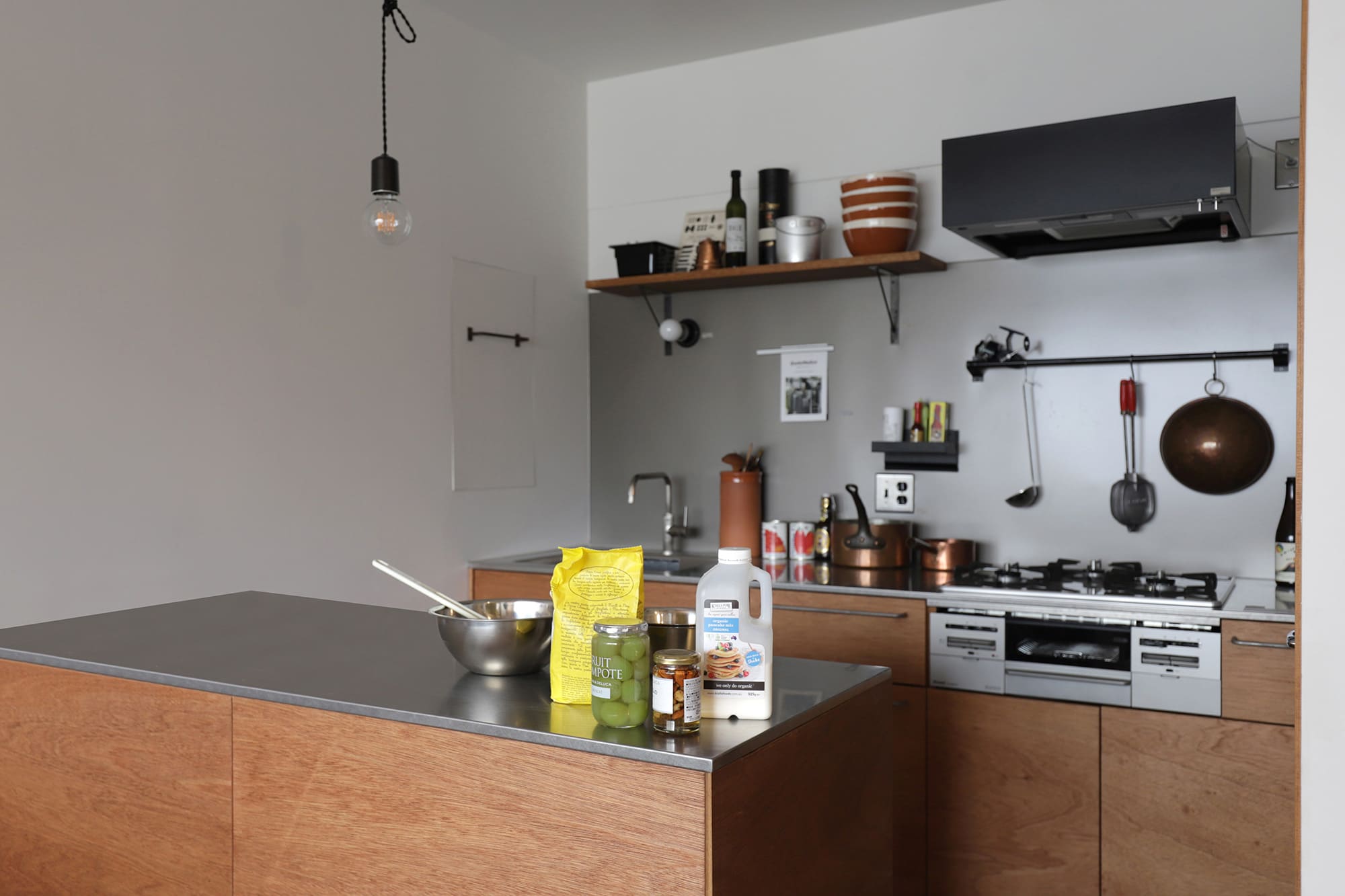 バックカウンター上の球体 - ahmefuriの日記