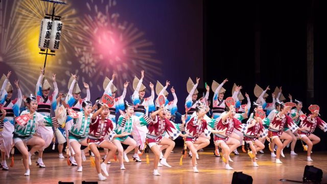 座・高円寺」という、街の優しい劇場建築女子と巡る都内さんぽ