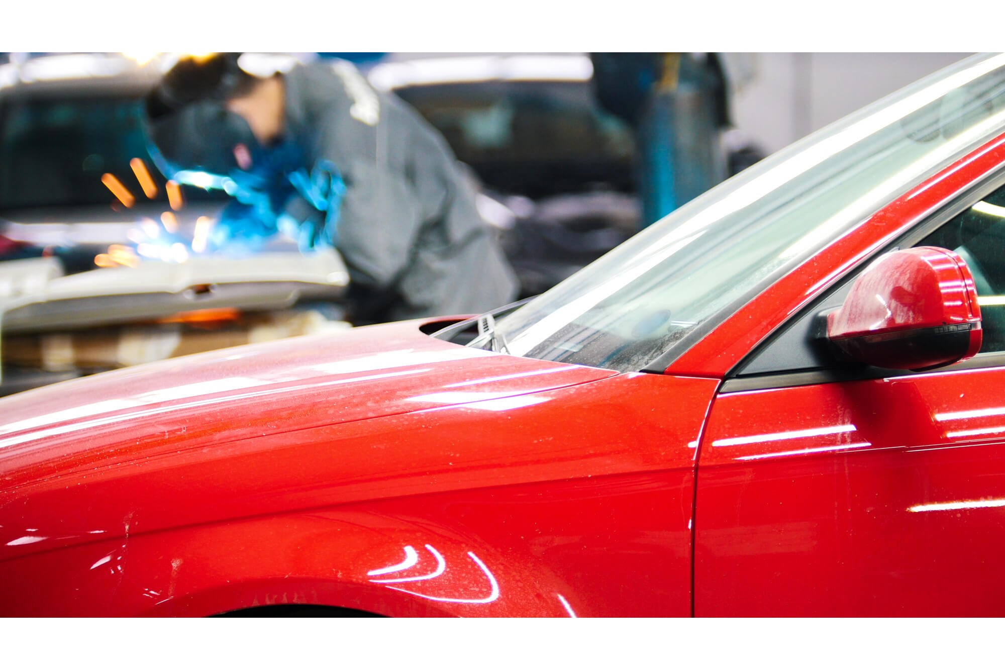 綺麗な赤色の車の修理・塗装方法車の傷・ヘコミ修理の専門店 佐藤自動車 神奈川県川崎市