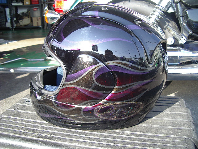 バイクヘルメットをエアブラシでアニメ配置してカスタムペイント傷・錆・凹み・事故修理 自動車板金塗装専門店北海道札幌市 株 ラルフ札幌店do-blog ドゥブログ