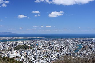 約300食を徳島市内の各家庭へお届け。就労支援施設に併設した拠点「徳島万代クレエール」日本財団