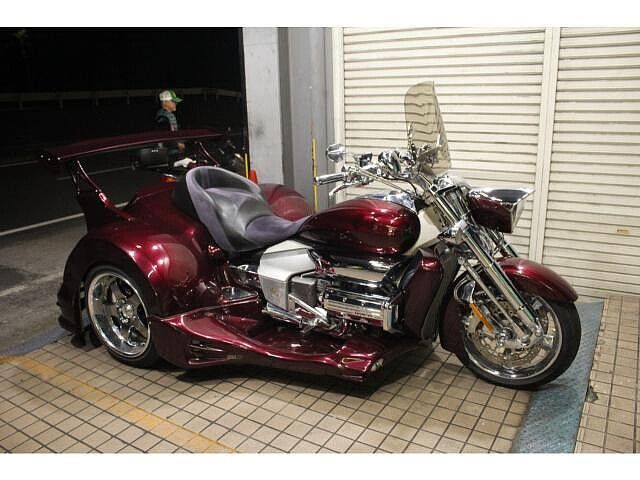 ホンダ ワルキューレルーン 逆車 ＮＲＸ１８００ オーディオスピーカー エンジンガード ハイウェイペグ 左右６本出しマフラーＢｉｋｅ ＳｈｏｐＲｏｍａ－ＭＣ 新琴似店新車・中古バイクなら グーバイク