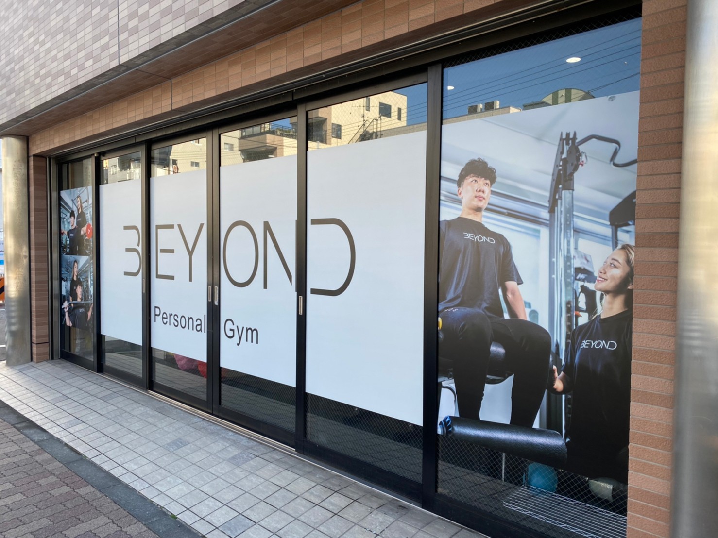 102_オリジナルカッティングシート窓カッティングシート施工ギャラリー窓ガラスフィルムのScope