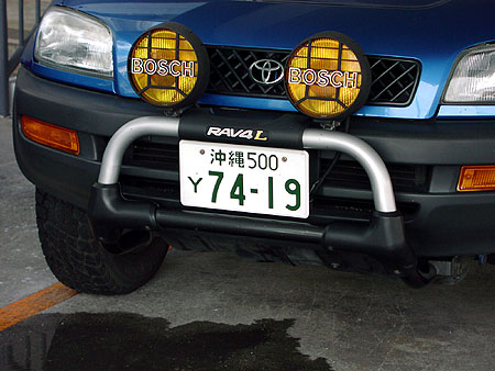 沖縄の米軍車両「手書き・紙ナンバー」で公道走行 事故後書き換えも可能、懸念の声 なぜ許される？沖縄タイムス＋プラス