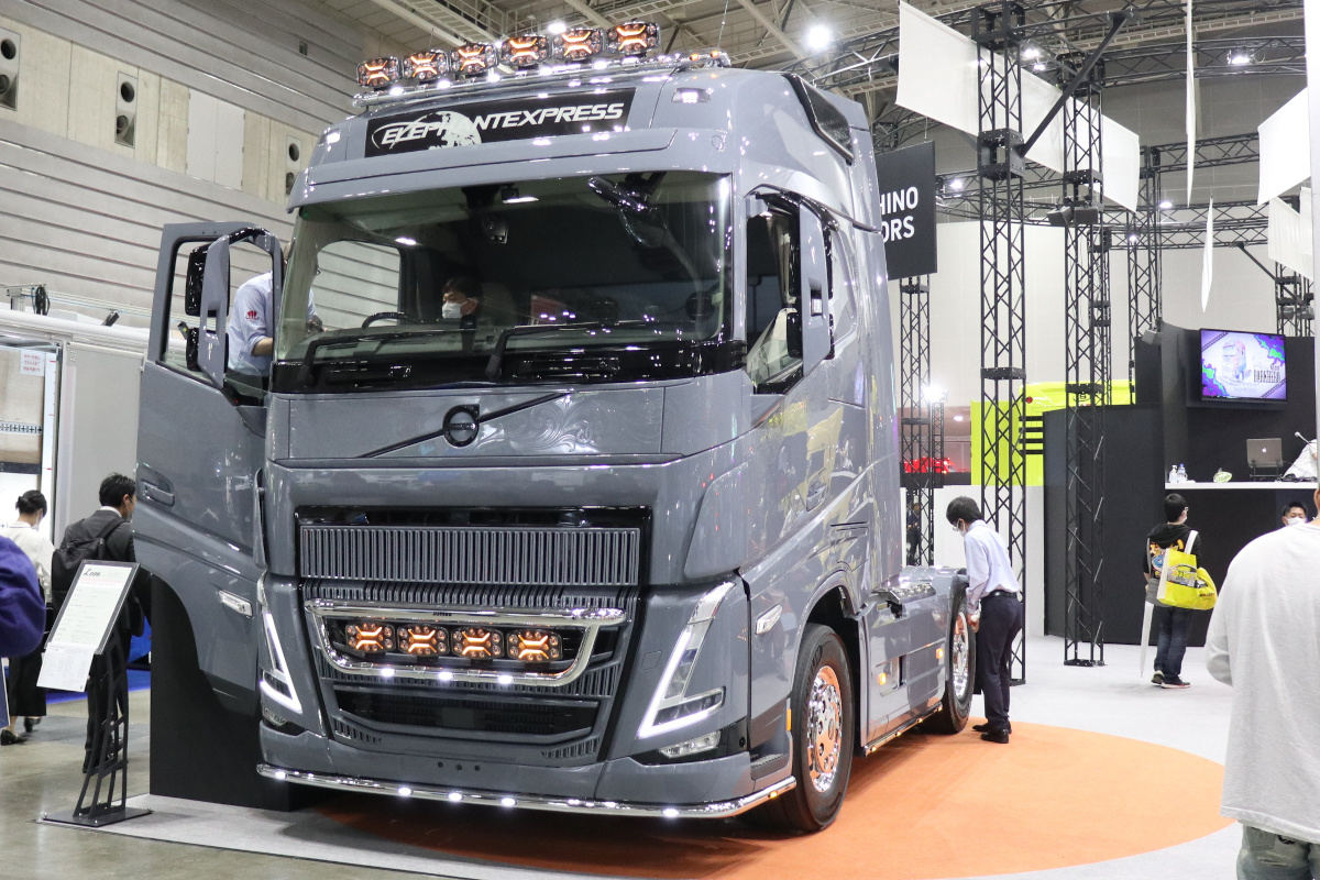 トラックカスタム見本_FE024_Kunio ボルボ・カスタムのプロ カスタムパーツ販売 ファストエレファント