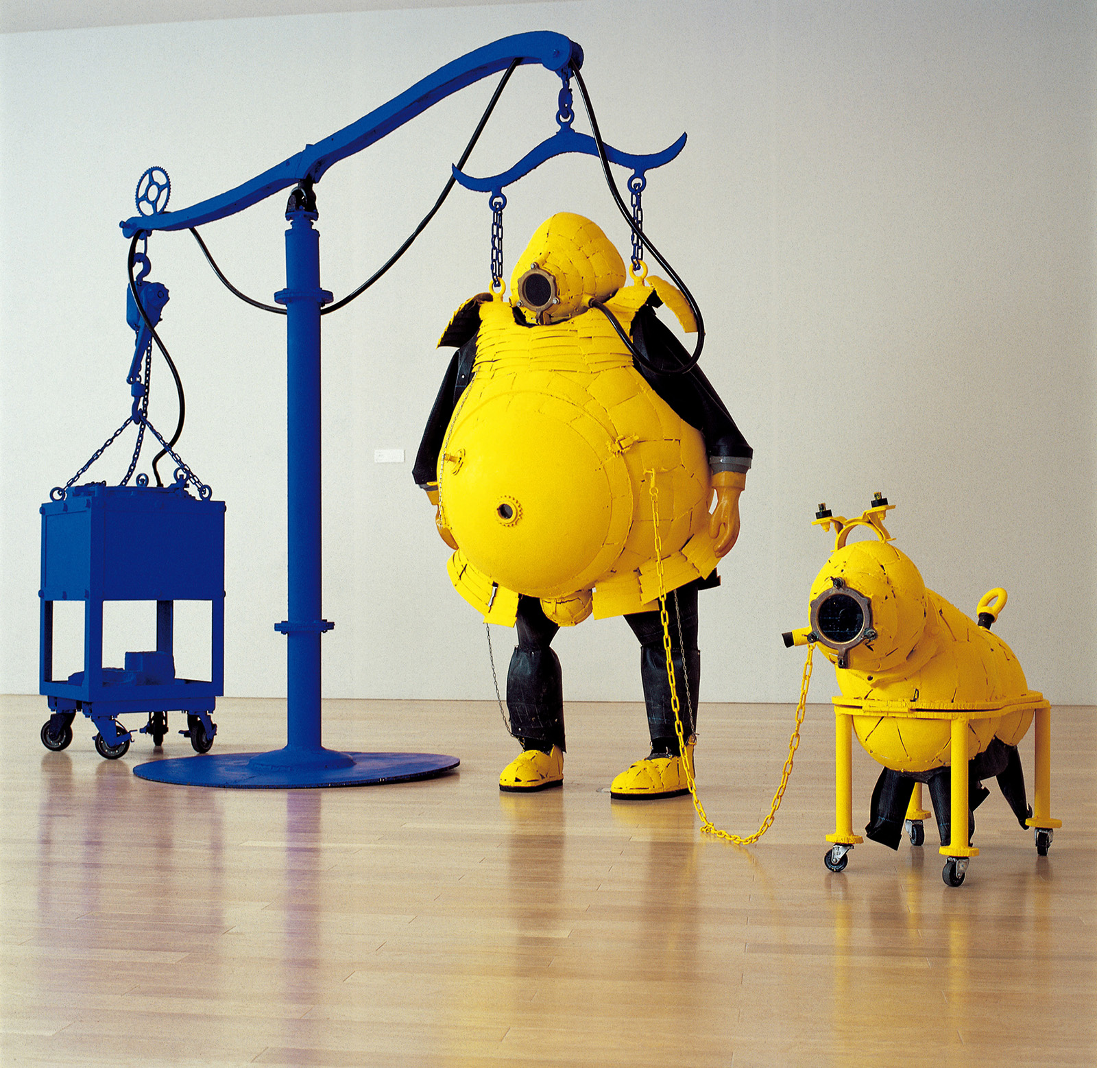 日本警察に2台しかない巨大放射線防護車 東京都心をド迫力発進!! MPD Radiation Protection Vehicle in TokyoJapan - YouTube