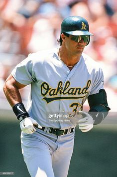 予告40-40』でMLB史上初の偉業を達成したカンセコ 、奇跡の同日達成の大谷翔平、公言せずも今季は野手専念だから狙っていたはず：中日スポーツ・東京中日スポーツ