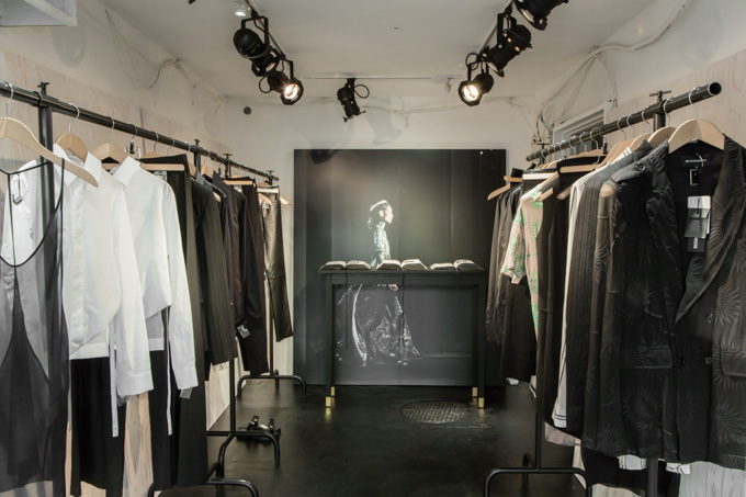 The EACH Shopは, ジュエリーのセレクトショップとして, 2025.4 , 表参道にOPEN いたします。, 国内外問わず、世の中には,嫉妬するほど可愛いジュエリーが溢れています。, そんな可愛いジュエリーを一度で選べる, そんな空間を作りたい。,ジュエリーブランドを営んできた側の想いも, 痛いほど理解できるからこそ, 作れる店舗があると思っています。, The EACH