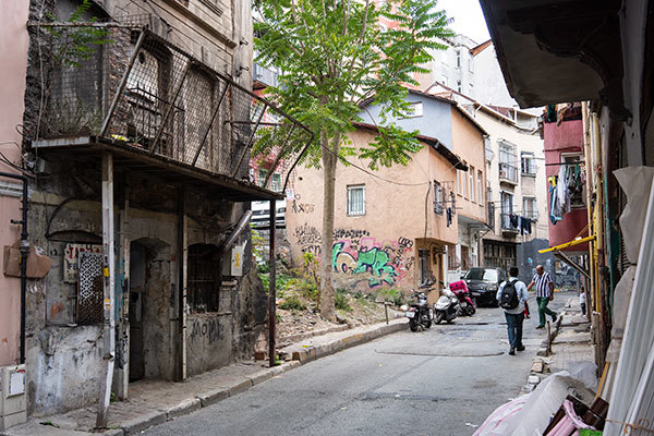 スラムとは？ スラム街ができる理由、現状、解決に向けた取り組みを解説ELEMINIST エレミニスト