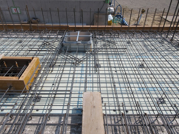 スラブの基本知識と配筋方法について - てつまぐ