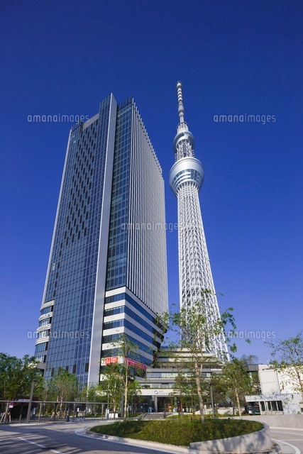 東京スカイツリーと東京スカイツリーイーストタワー 10284000860 の写真・イラスト素材アマナイメージズ