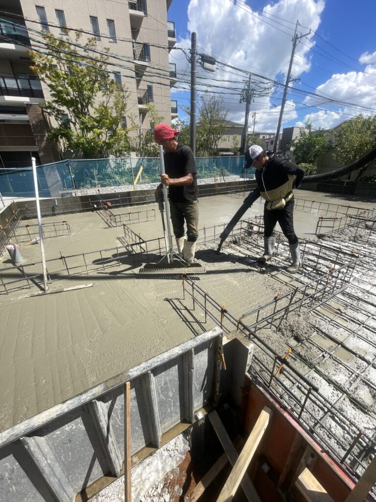 楽天市場 トンボ とんぼ 大型角度調節板トンボ アルミ合金製 コンクリート専用 土間仕上げ 軽量 約15kg 幅約295.5cm 伸縮 長さ調節水平ブレードタイプ アルミトンボ アルミ板トンボ アルミレーキ コテトンボ アルミ代かき レベラー 土間ならし レーキ アルミ製