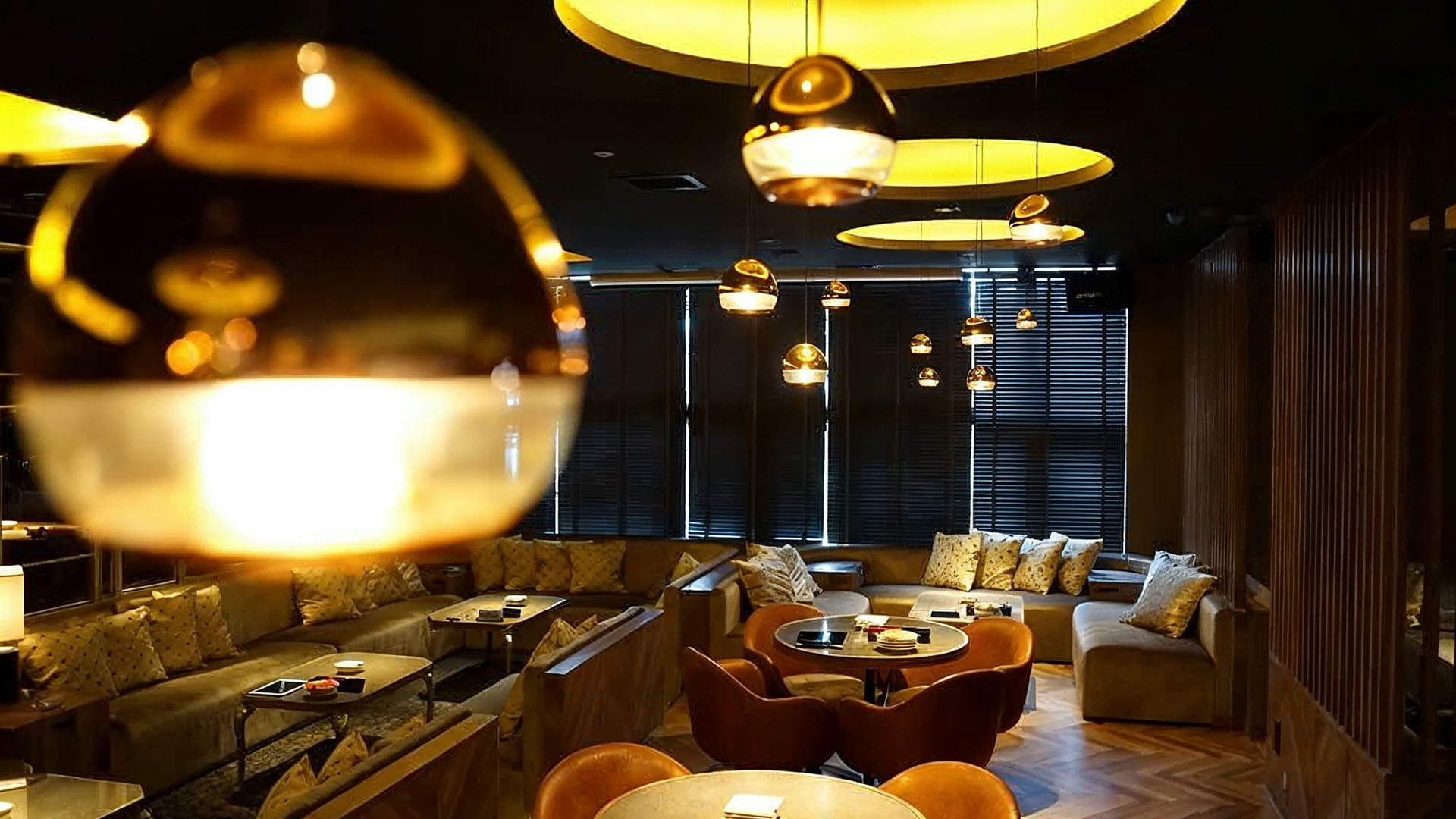 オリエンタルラウンジ イブ 町田ORIENTAL LOUNGE EVE- 町田 ダイニングバー食べログ