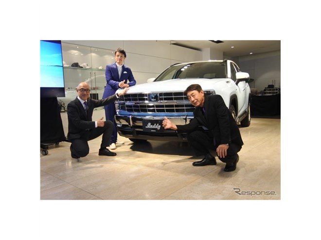 MitsuokaBuddy13 画像さて問題です。このクルマのベース車は何でしょう？ 光岡自動車初のアメ車風SUV「Buddy バディ 」登場clicccar.com