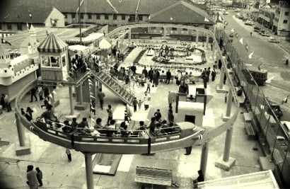 2 百貨店でお買い物 ～モノや人との出会いの場～本の万華鏡 第27回 百貨店ある記 ～買うときめき、めぐる楽しみ～国立国会図書館