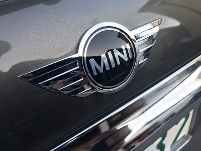 車のエンブレム一覧 50の日本車・外車のロゴマークのデザインや由来を徹底紹介 初心者必見 編集部が語る自動車購入ノウハウ MOTA