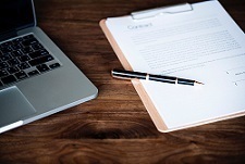 仕事で契約書などを締結する時に使われる「ドラフト」ってどういう意味？@DIME アットダイム