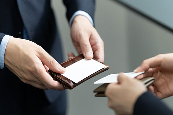 名刺入れ メンズ 革 本革 高級 贈答 退職祝い 日本製 上司 社長 役員 営業 管理職 50代 40代 30代 カードケース 人気 おすすめおしゃれ ビジネス 名刺いれ 名刺ケース 10000円 男性 女性 ギフト プレゼント 贈り物 就職祝いネイビー 紺 緑 グリーン シック レザー牛革 父