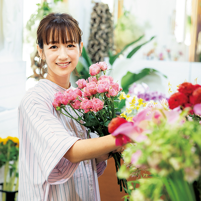 競馬中継の人気女子アナ ミニスカ＆生脚S！フォロワー悶絶「美脚が羨ましい」「クールな笑顔＆コーデ」― スポニチ Sponichi