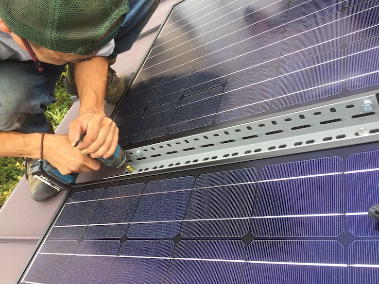 楽天市場ｱﾝｶｰ不要・簡単施工 空き地・休耕田・庭・ベランダでのソーラーパネル固定に最適 架台 オフグリッド DIY ベランダ発電 太陽電池 太陽光モジュール蓄電池 バッテリー 配線 : スローライフ SLOW LIFE