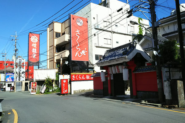 温泉街とソープ街が共存する街、滋賀県の「雄琴（おごと）」｜笑ってトラベル：海外風俗の夜遊び情報サイト