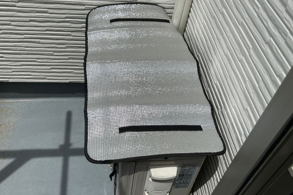 ダイソー「エアコン室外機カバー」レビュー。被せるだけで汚れを防ぐ収納カバー – 日常グラフィティ