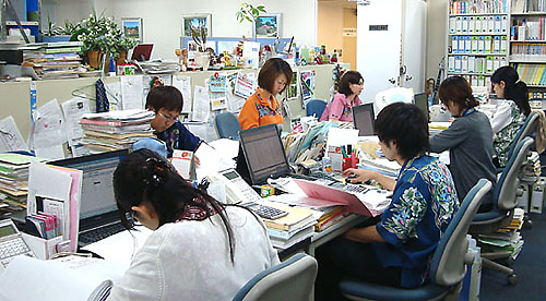 事務所概要 - 国税局OBが運営する法人専門の税理士事務所