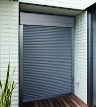 ガレージシャッターを後付けする際の費用とは？種類や後付けのメリット - 住むを楽しむ「スムタノ」