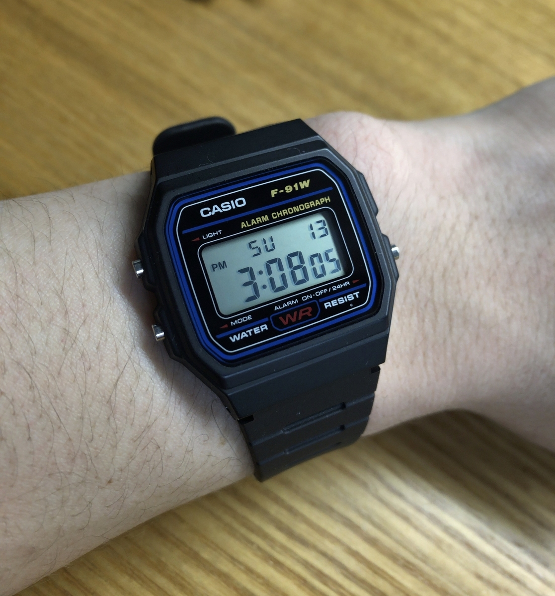 渋谷で購入♡ビン・ラディン氏も愛用するチプカシのプチプラ腕時計を入手してみた♪ │ kaeritai.asia