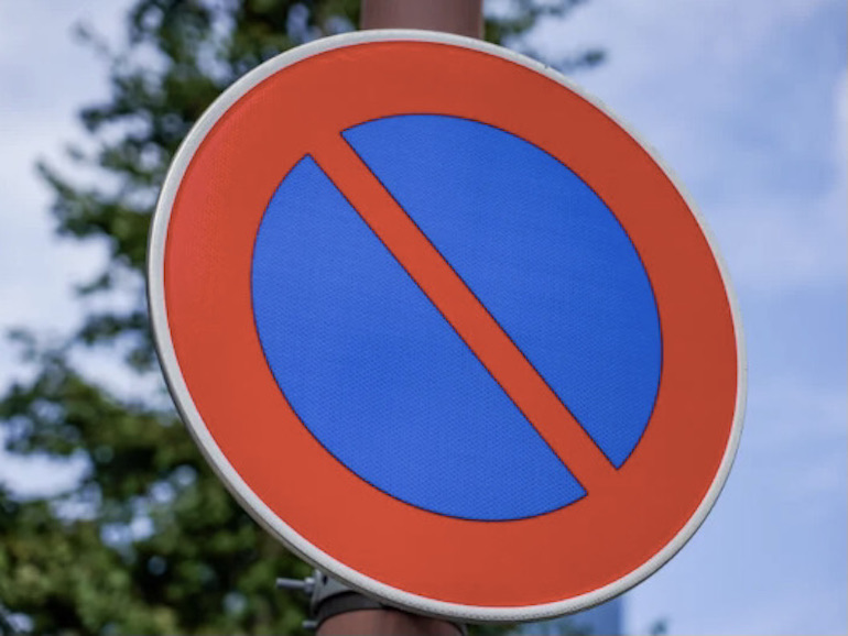 駐車禁止には張り紙より看板がオススメ！看板のサインシティ