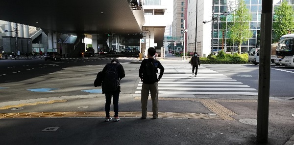 オフィスビル 日本テレビタワー : 搬入せよ