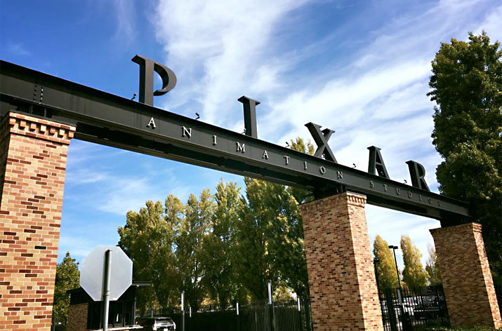 トイストーリー ウッディが我が家にやって来た！とっても満足！リアルサイズ雑貨と音楽とGoods