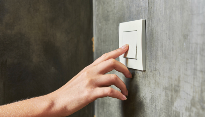 スイッチの交換工事 故障などのスイッチトラブル まちの電気屋さんグループ k001