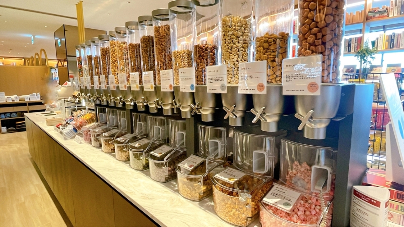 本とお菓子に埋もれたい私の「夢の国」TSUTAYAシェアラウンジ！のん