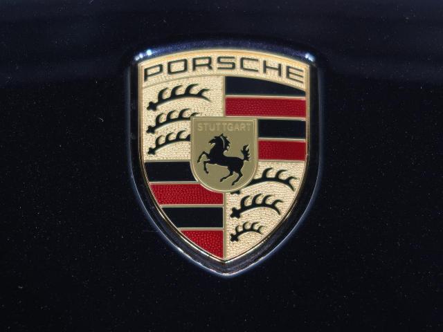 馬のエンブレムに秘められた理由を解説 ポルシェ・フェラーリ・マスタング車ブランドに多い動物ロゴの由来も探るエスクァイア日本版