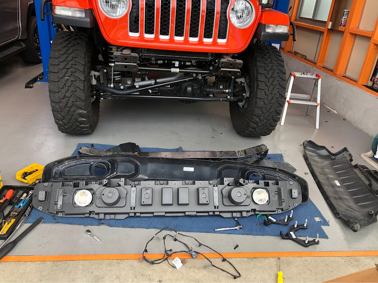 ラングラーJL リアバンパーエンド外してみた - じーあーるえす１８４